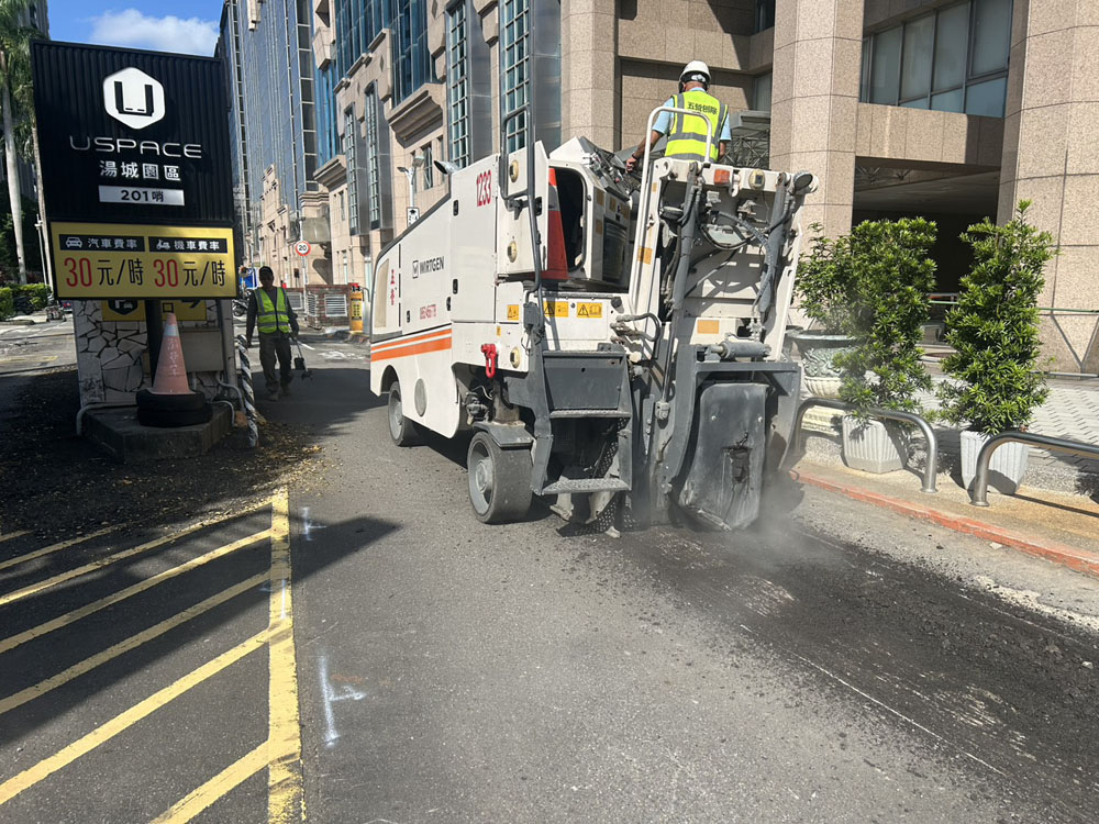 三重工業區車道出入口瀝青刨鋪/熱拌標線